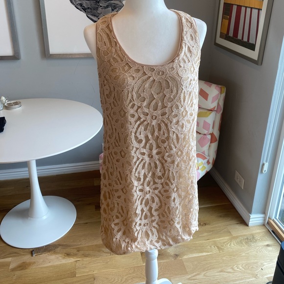 Ali Ro Dresses & Skirts - Ali Ro beige dress lace overlay